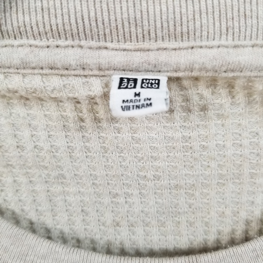 Uniqlo Waffle Knit Shirt Men M Medium Beige Thermal Long Sleeve Crew Neck Casual - Picture 6 of 10
